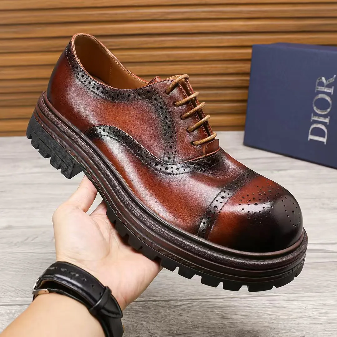 Factory price 540 🕷️🕷️[Dior] Dior's new men's shoes are launched in Hong Kong counters. Official website 1:1 production. Original Italian patented cowhide + water-dyed 🐂 leather lining. Designed by European and American masters. Goodyear craftsmanship, washed cowhide, perfect shape to create counter quality, solid color rubber wear-resistant outsole and classic dazzling toe! Super versatile and very comfortable. High-end without losing taste, fashionable and novel! ! Absolute focus! Colors optional, code number 38-44 (45 customized)